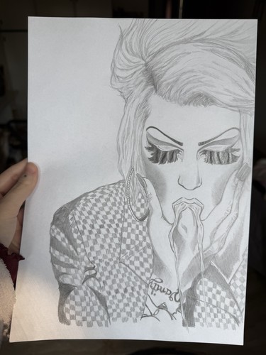 Disegno matita carta - matita, su